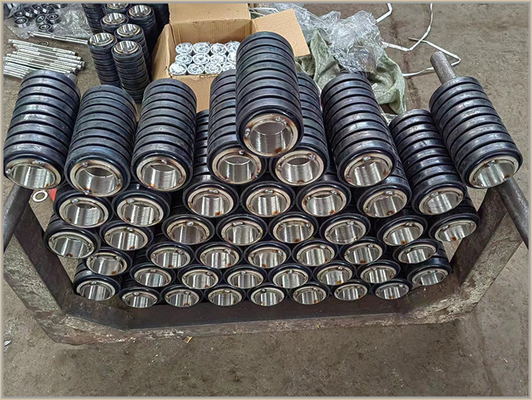 不锈钢缓冲托辊