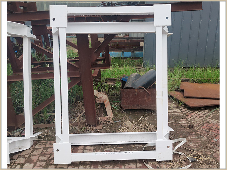 螺旋拉紧装置尾架